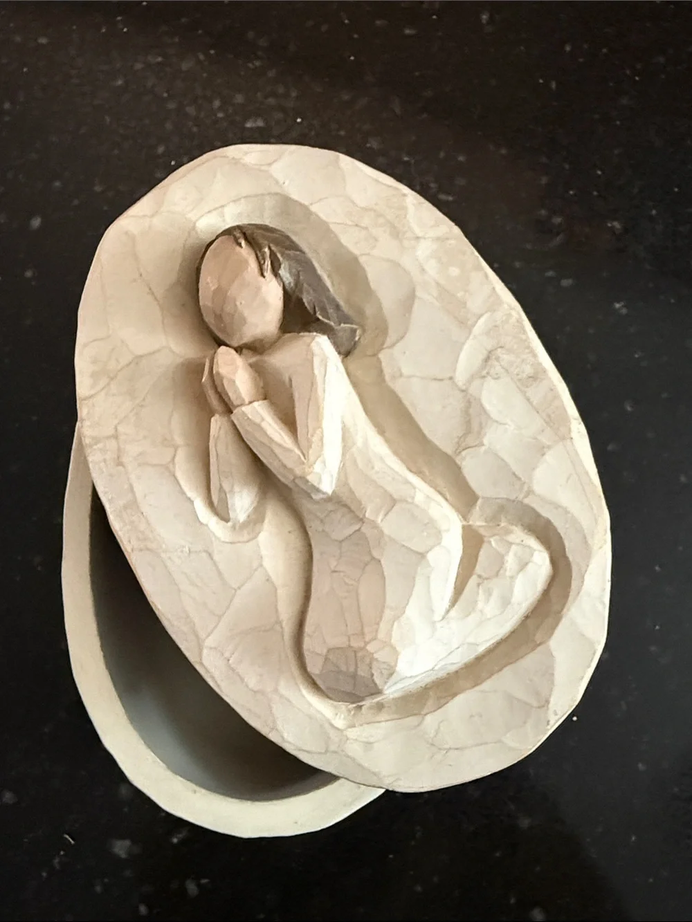 Vintage Susan Lordi Carved Oval Angel Figurine Trinket Box prayer box Cream